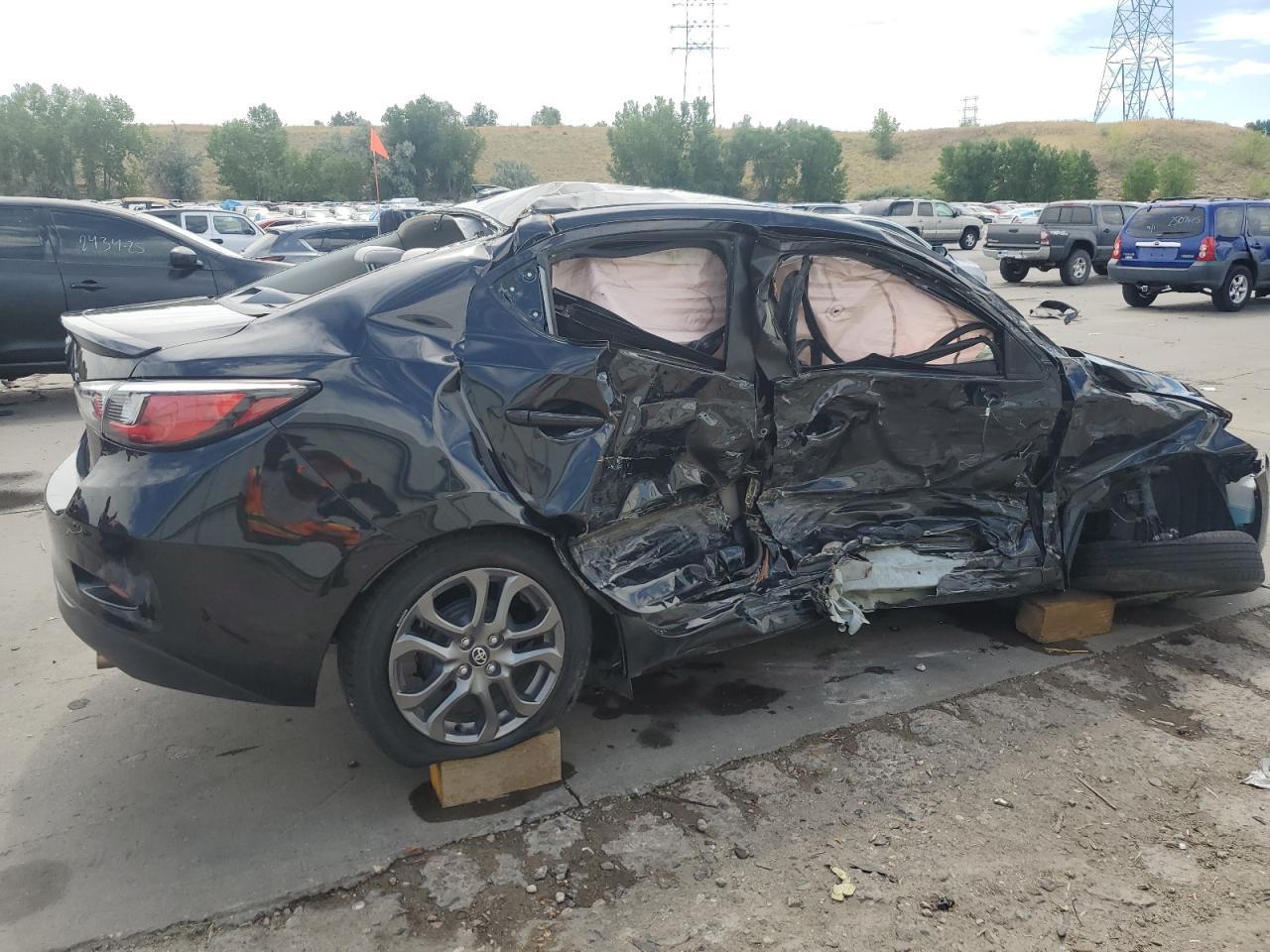 2019 Toyota Yaris L - Фото 3