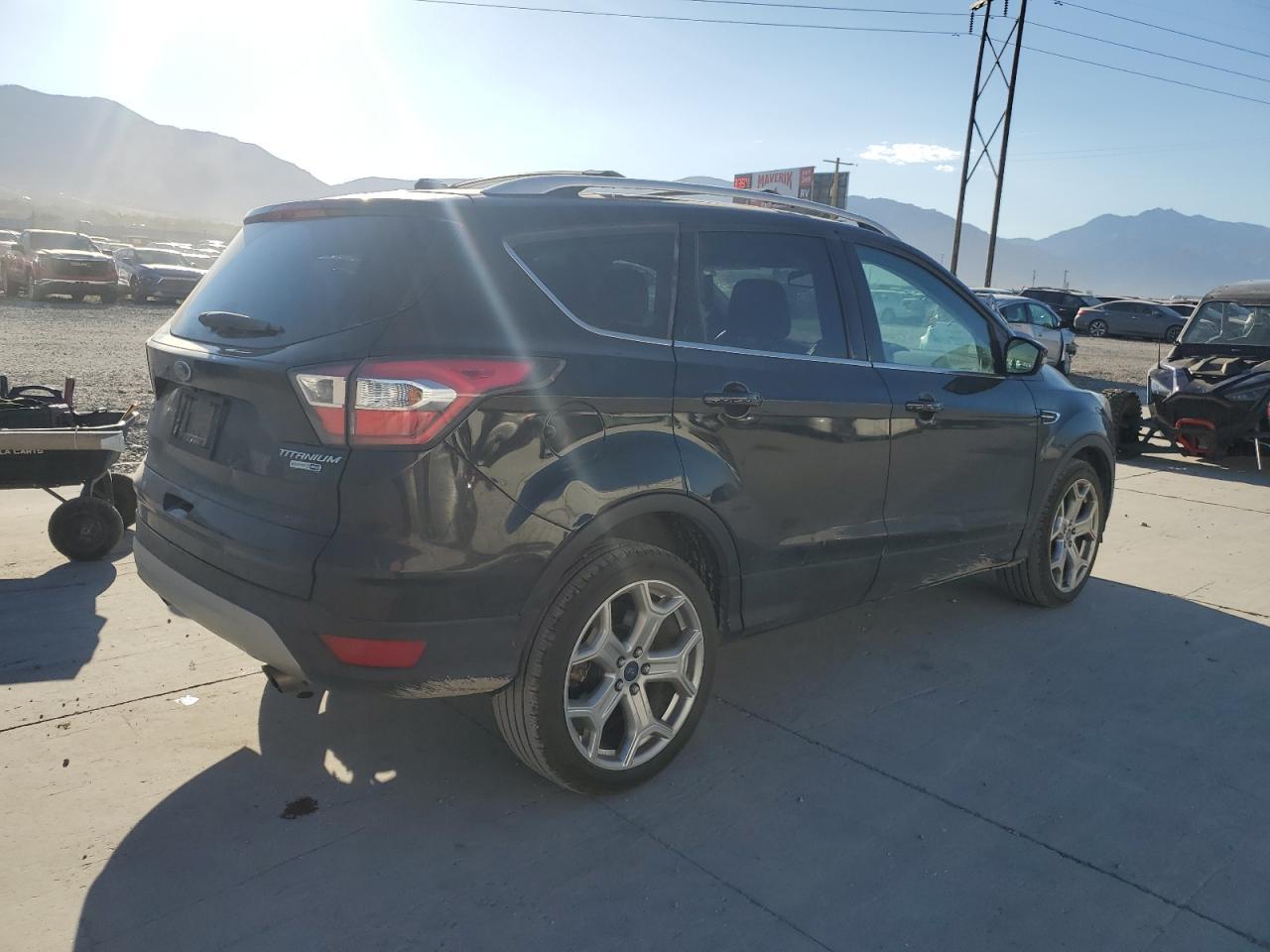 2017 Ford Escape Titanium - Фото 3