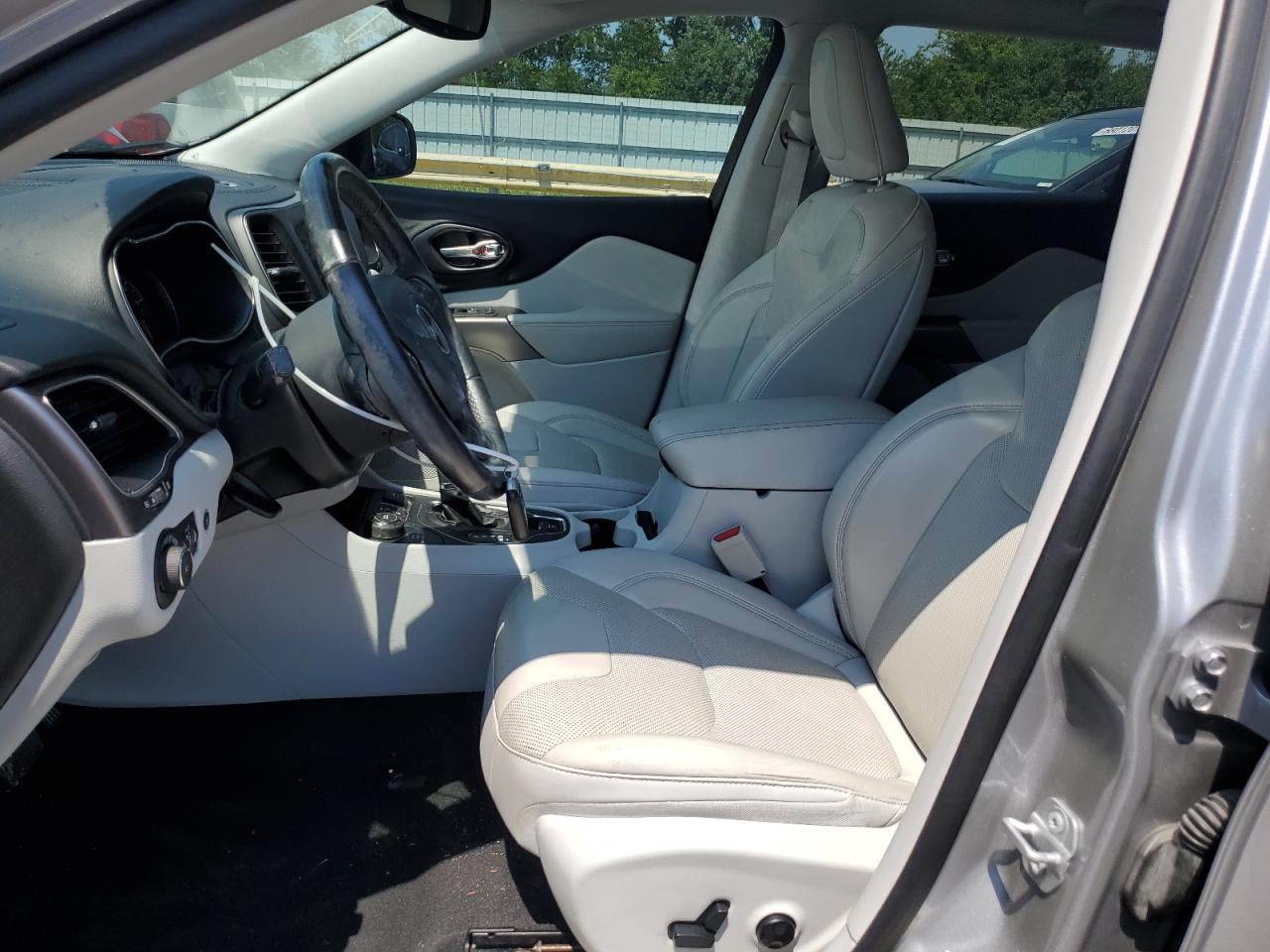 2020 Jeep Cherokee Latitude Plus - Image 7