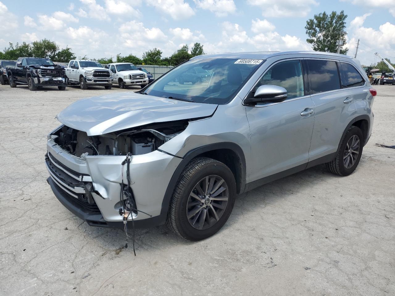 2019 Toyota Highlander Se
