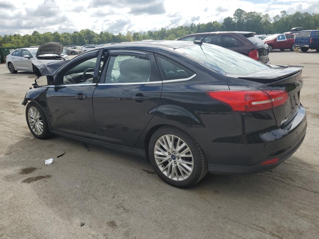 2017 Ford Focus Titanium - Фото 2