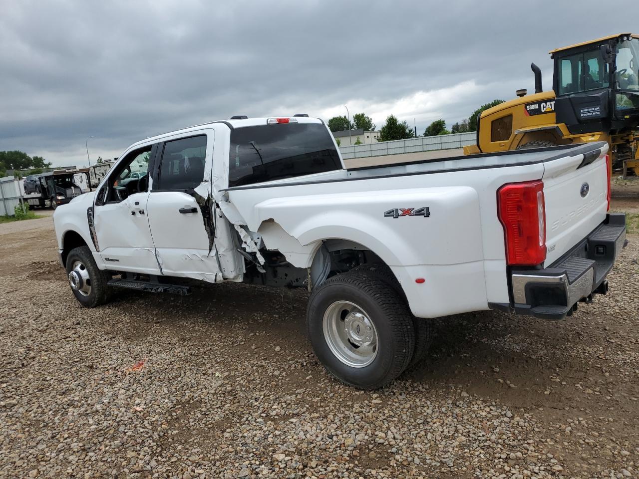 2025 Ford F350 Super Duty - Фото 2