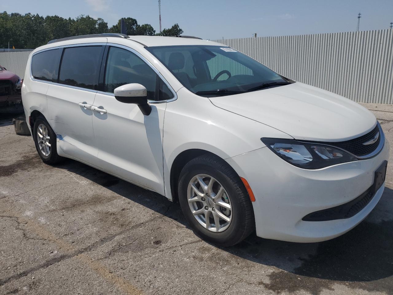 2021 Chrysler Voyager Lxi - Фото 4