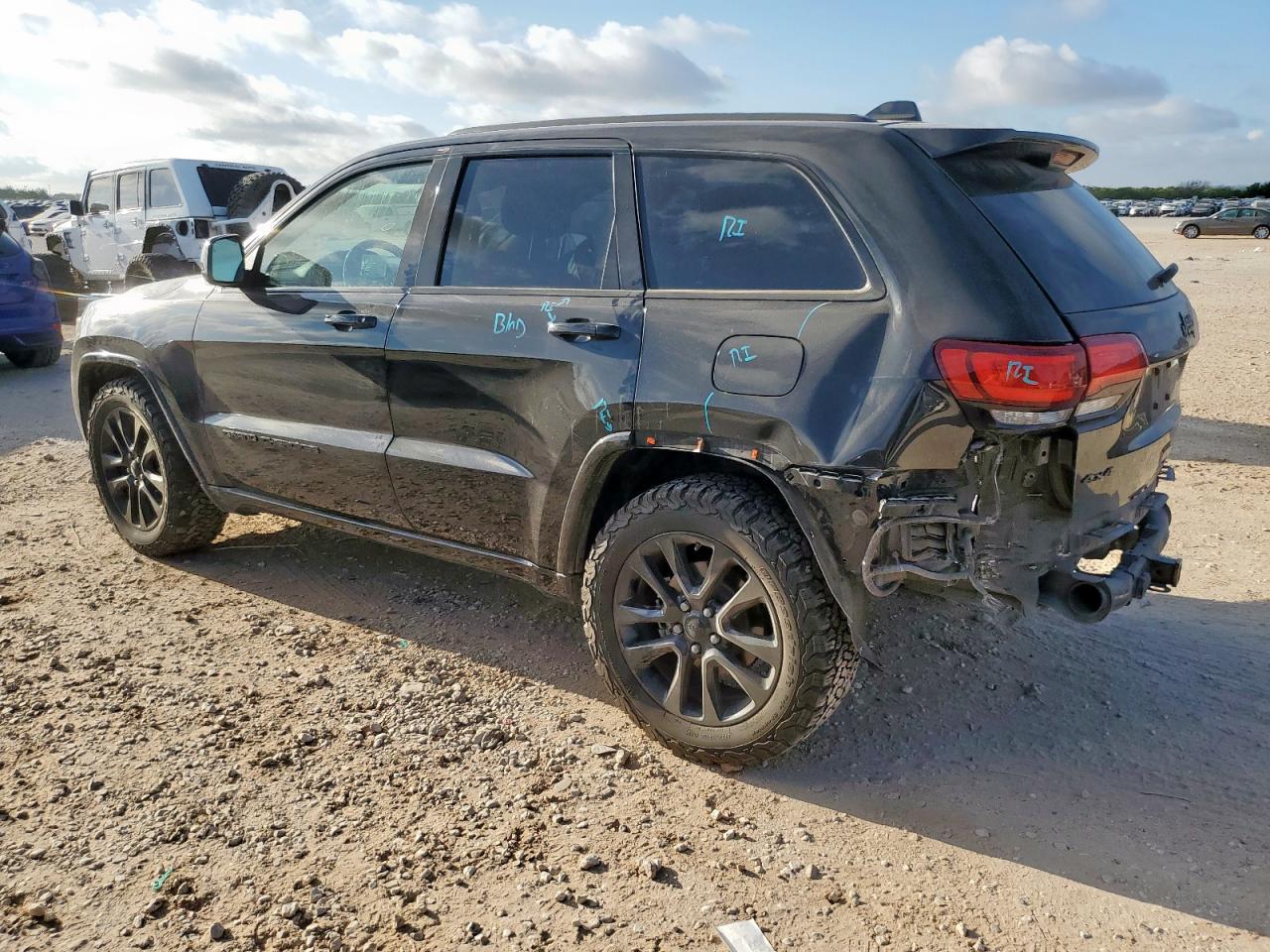 2019 Jeep Grand Cherokee Laredo - Image 2
