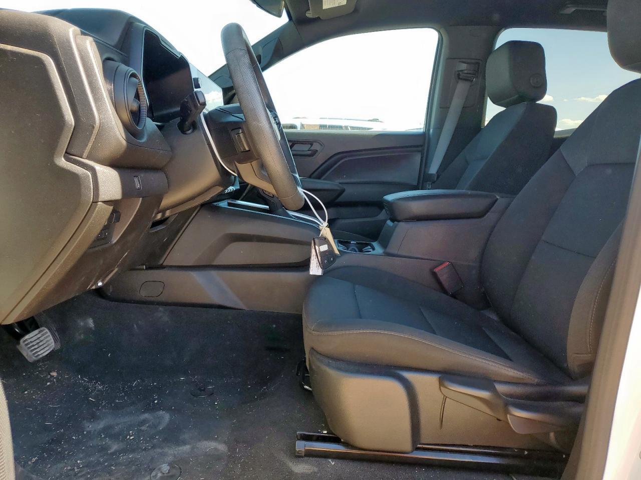 2024 Chevrolet Colorado - Image 7