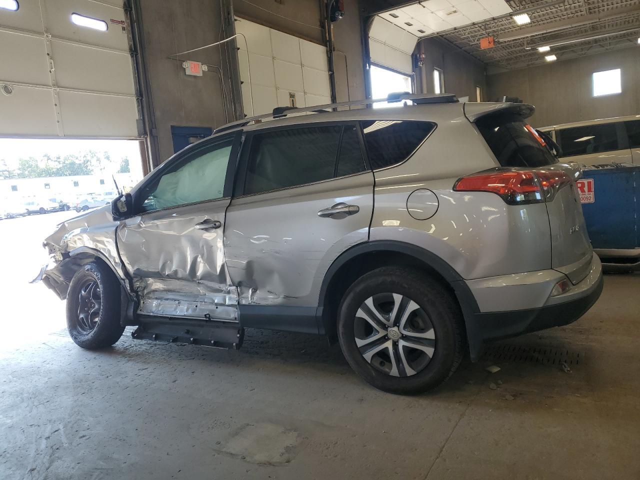 2017 Toyota Rav4 Le - Фото 2