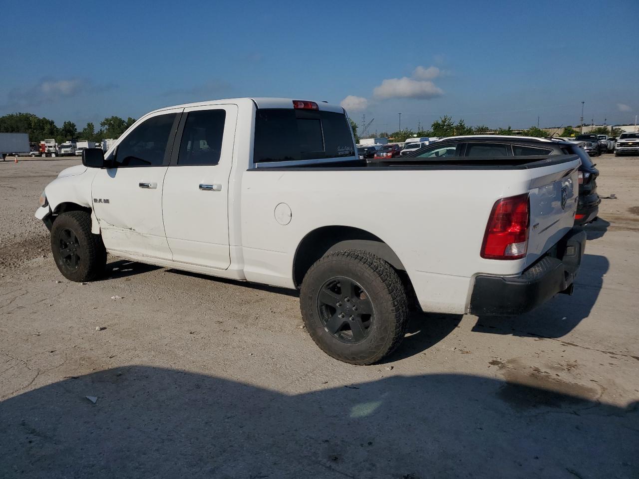 2010 Dodge Ram 1500 - Фото 2