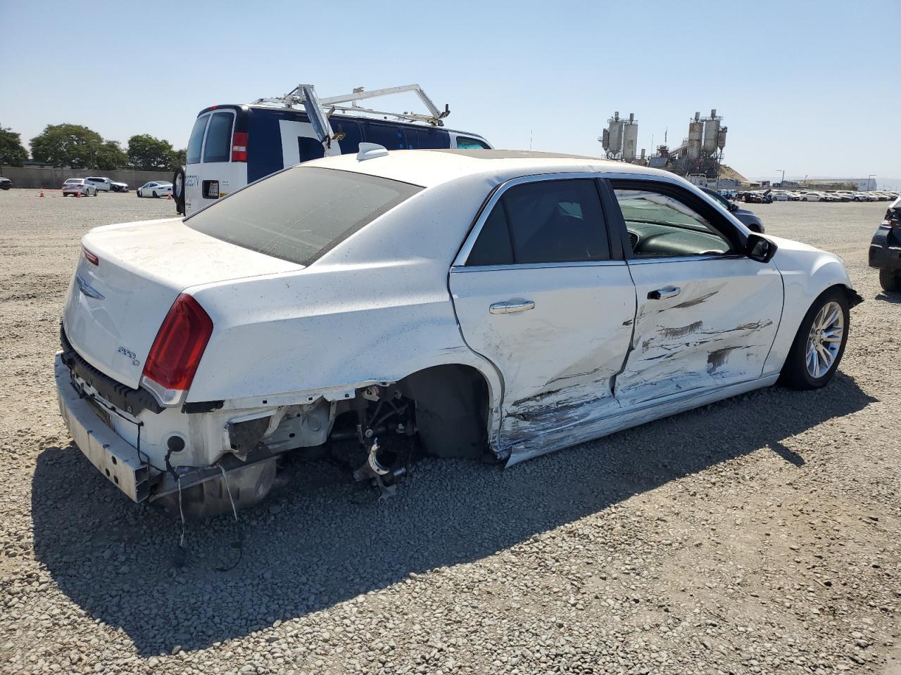 2016 Chrysler 300C - Фото 3
