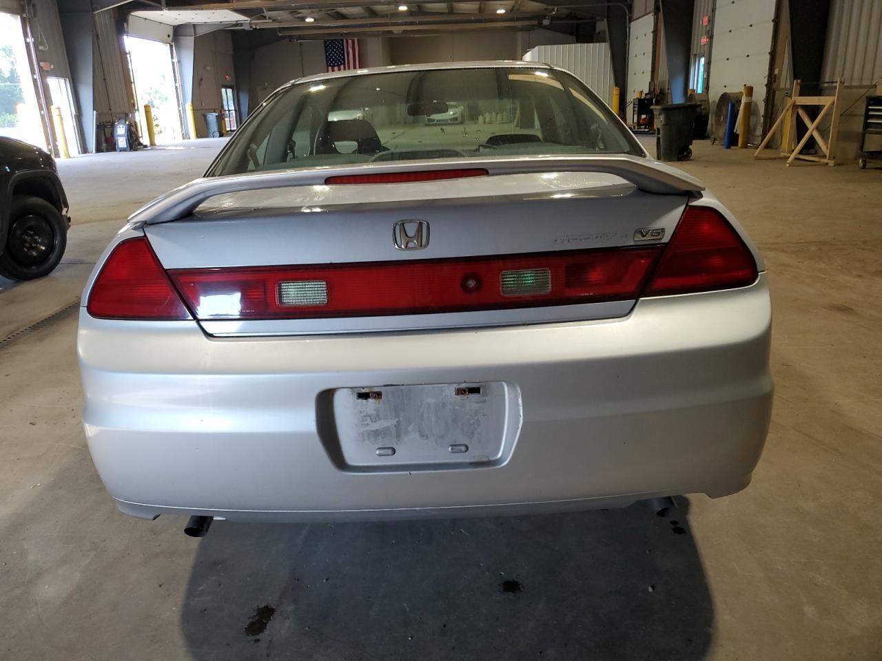 2002 Honda Accord - Фото 6