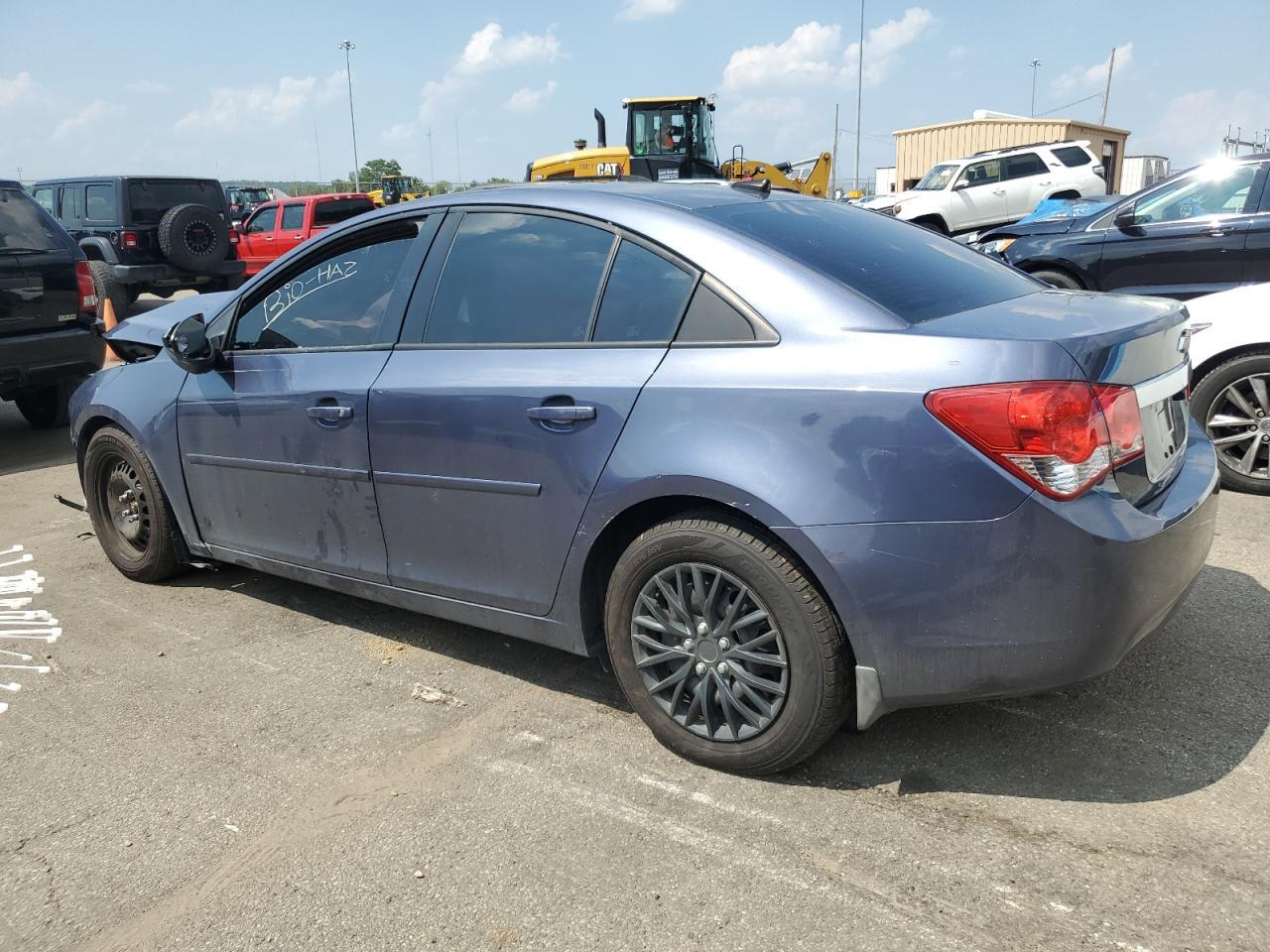 2014 Chevrolet Cruze Ls - Фото 2