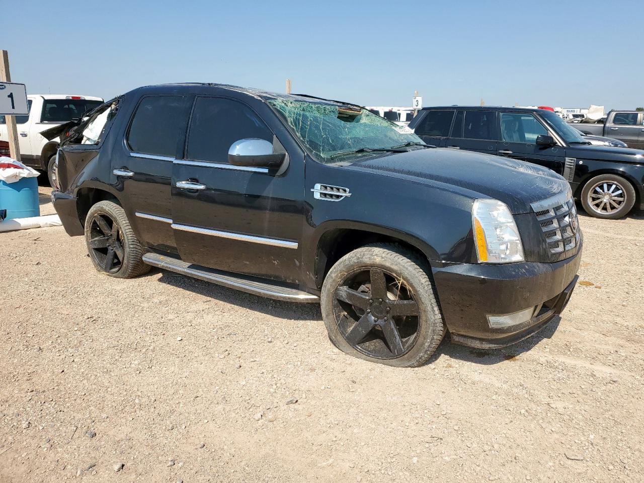 2012 Cadillac Escalade Luxury - Image 4