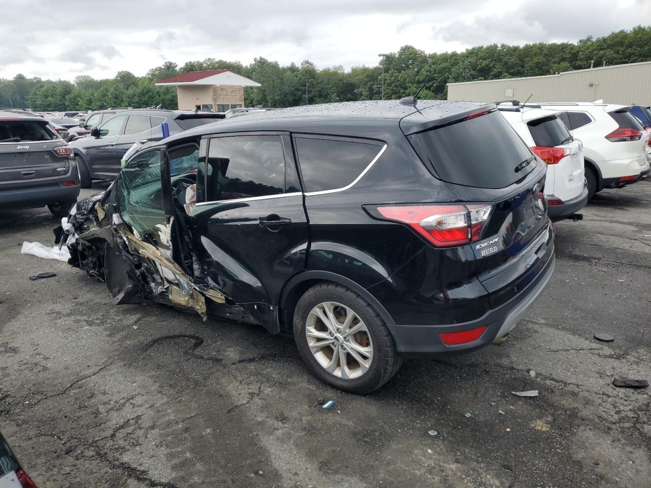 2017 Ford Escape Se - Фото 2