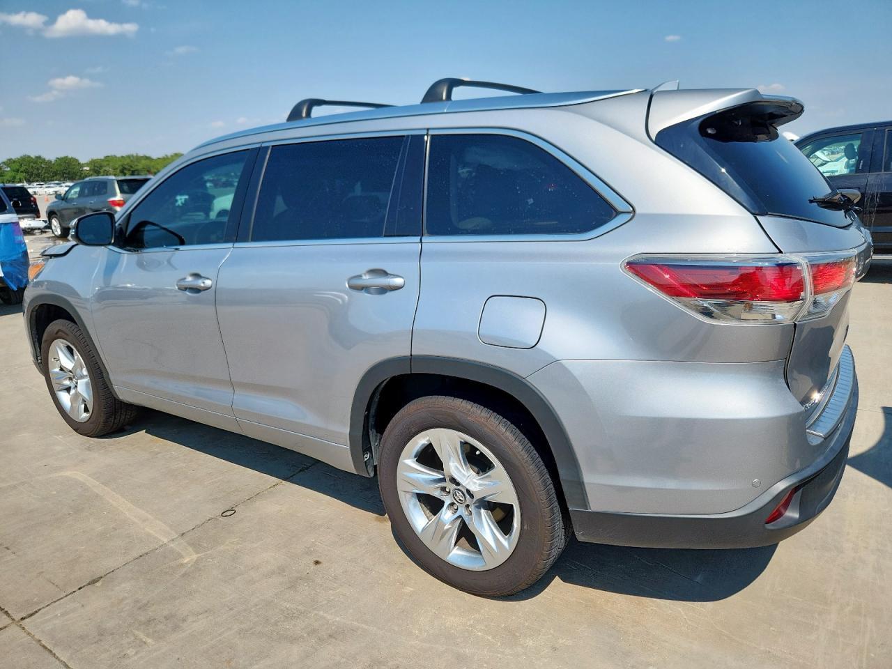 2016 Toyota Highlander Limited - Image 2