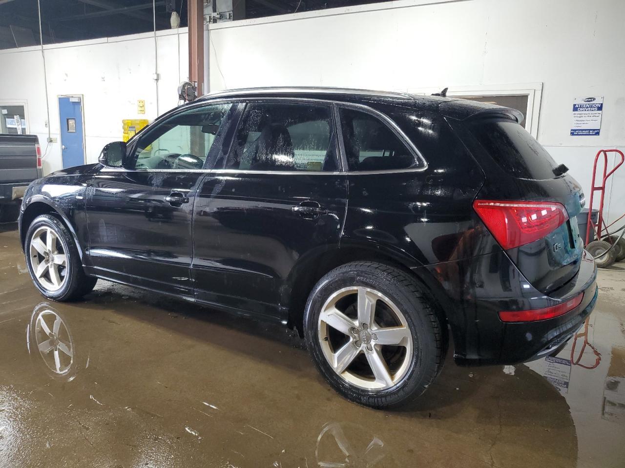 2011 Audi Q5 Premium Plus - Image 2