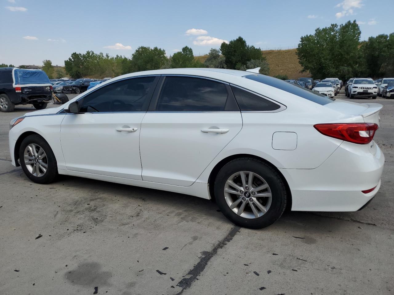 2016 Hyundai Sonata Se - Image 2