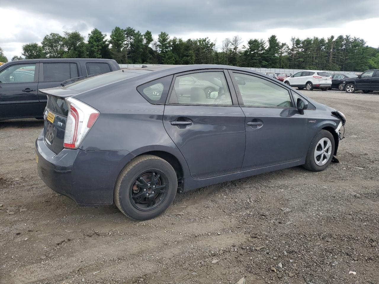 2014 Toyota Prius - Image 3
