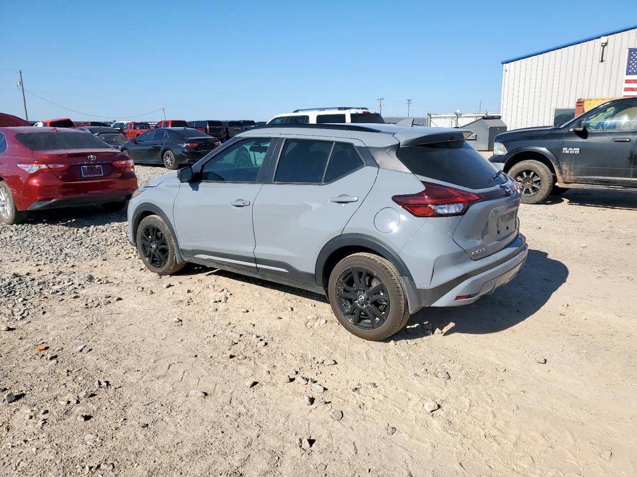 2024 Nissan Kicks Sr - Фото 2