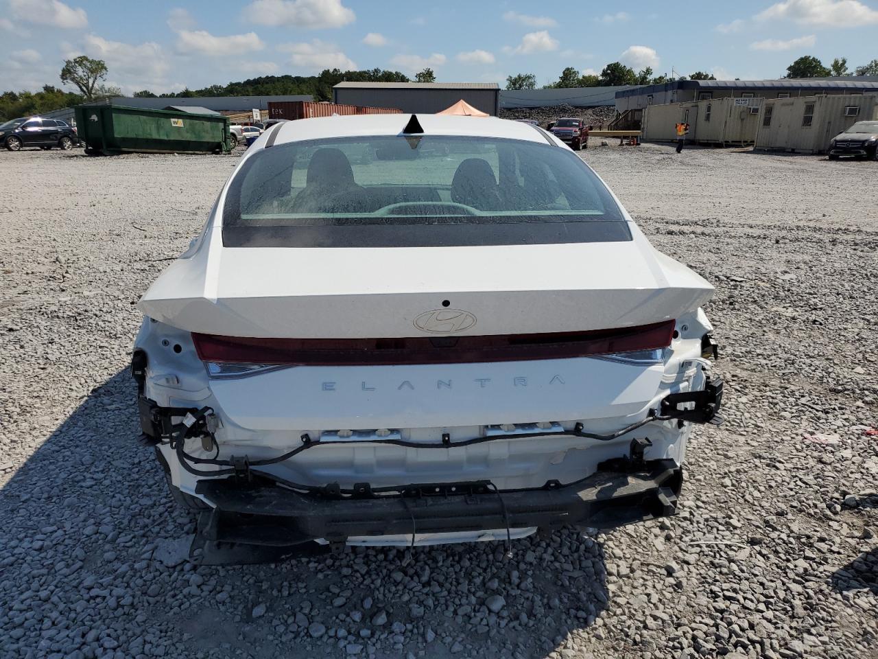 2025 Hyundai Elantra Se - Фото 6