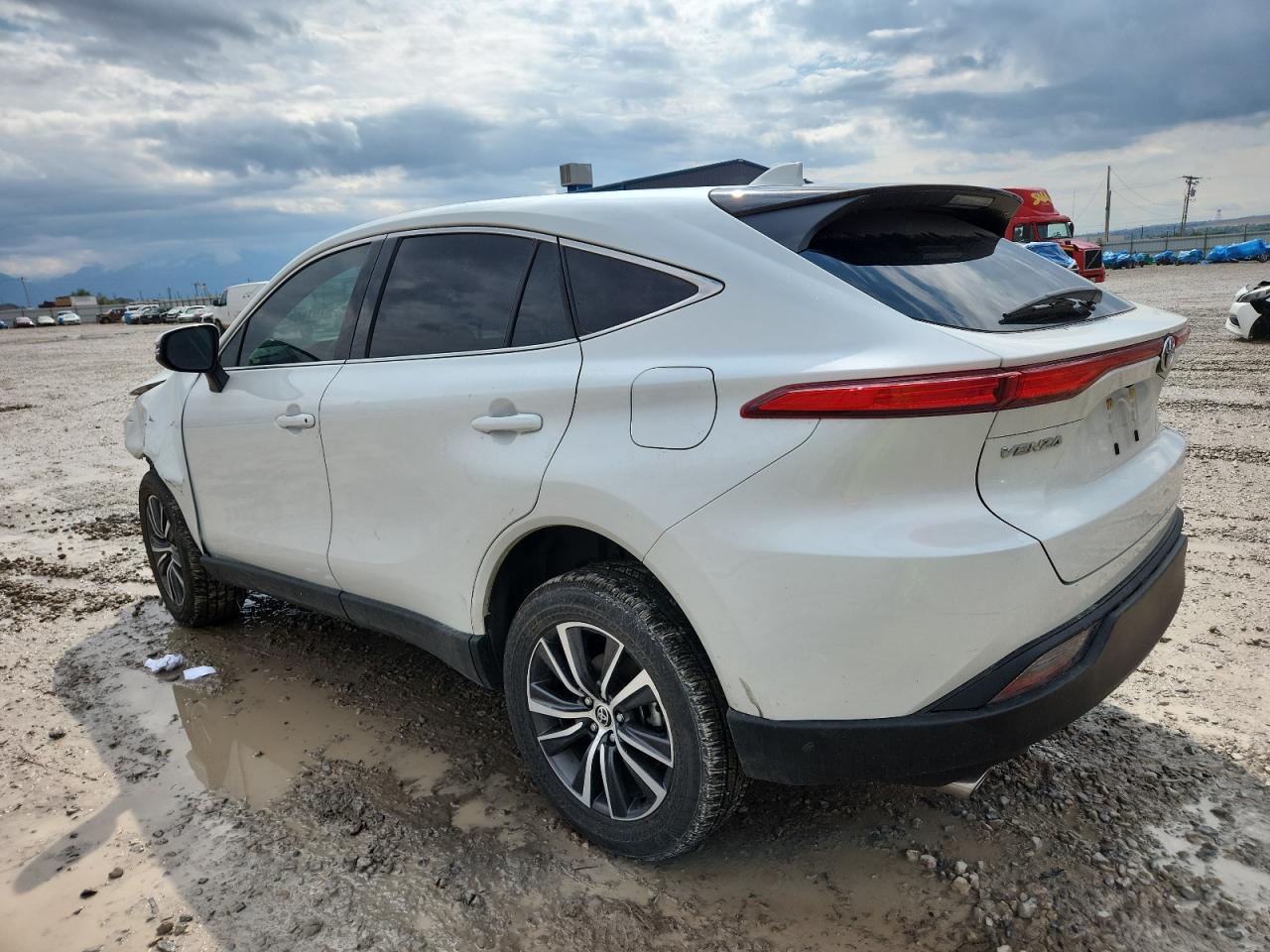 2024 Toyota Venza Le - Фото 2