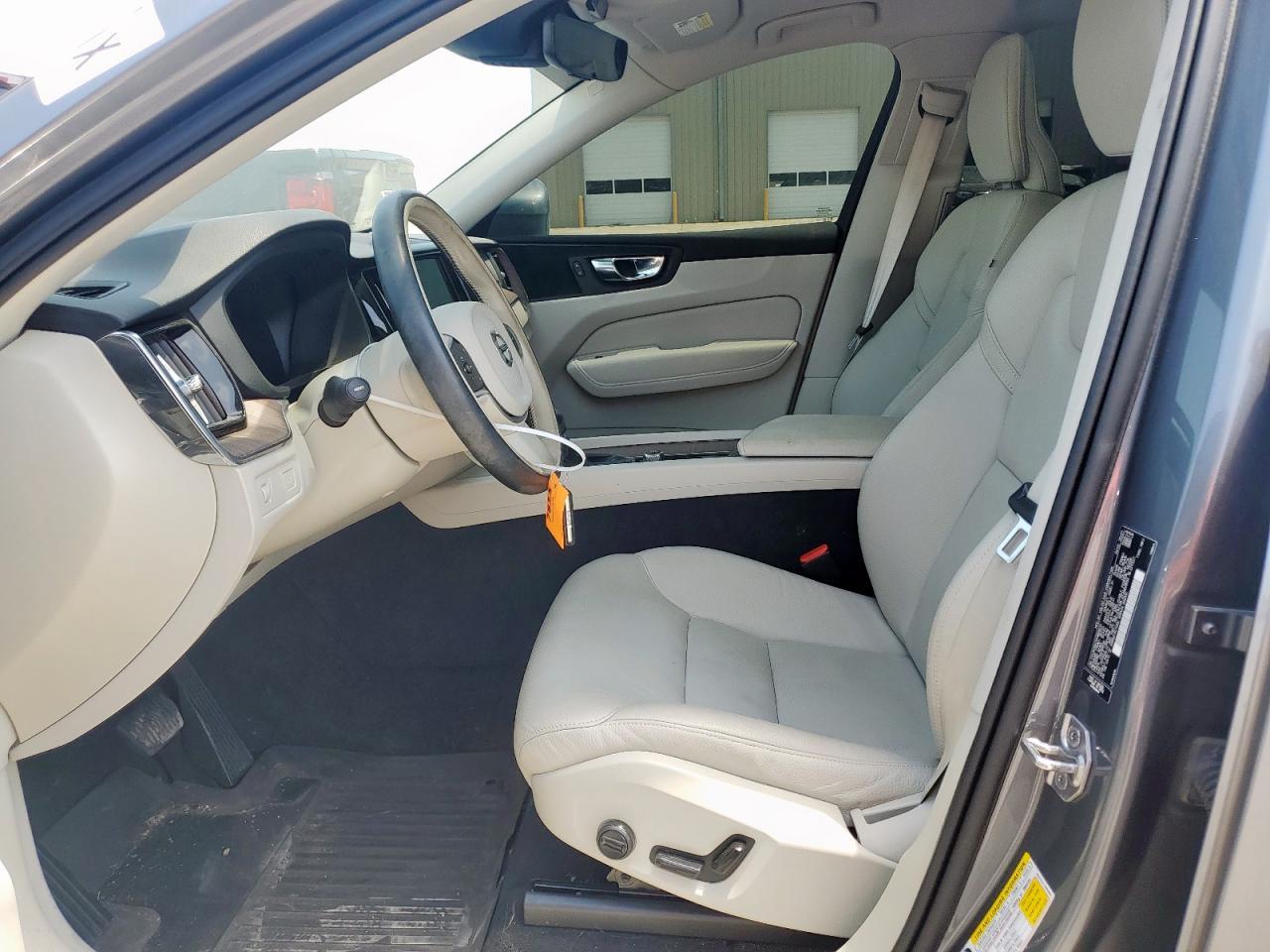 2021 Volvo Xc60 T5 Momentum - Image 7