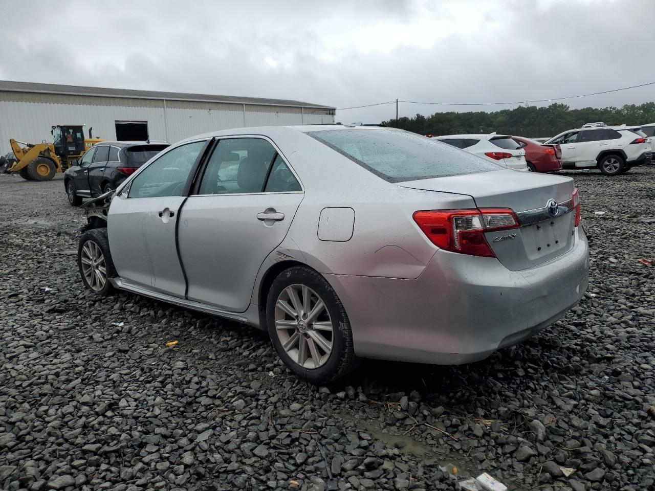 2012 Toyota Camry Hybrid - Image 2