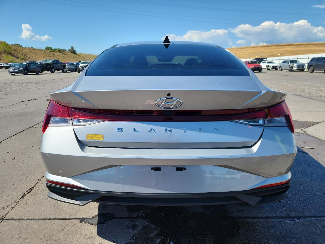 2021 Hyundai Elantra Se - Image 6