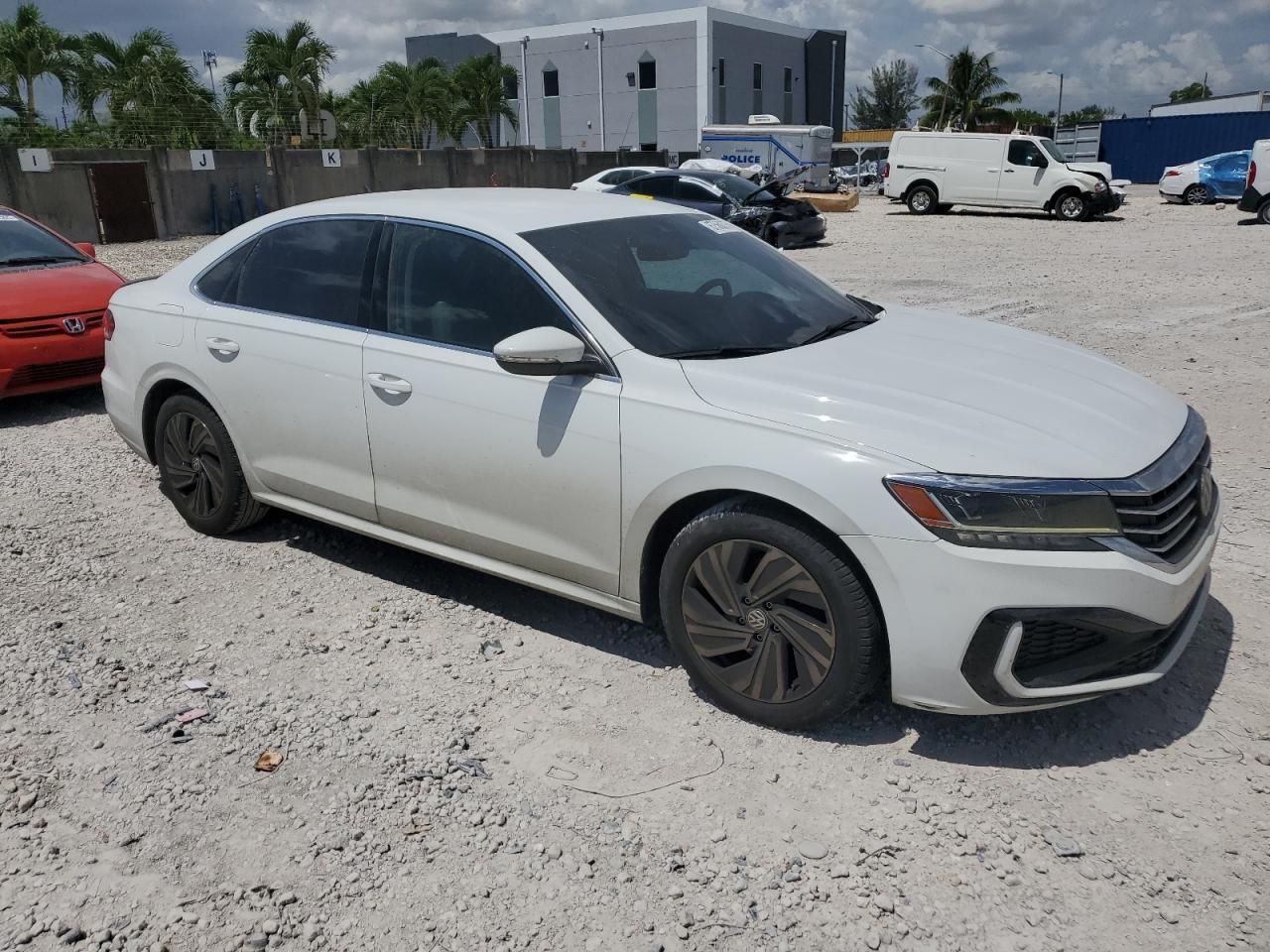 2020 Volkswagen Passat Se - Фото 4