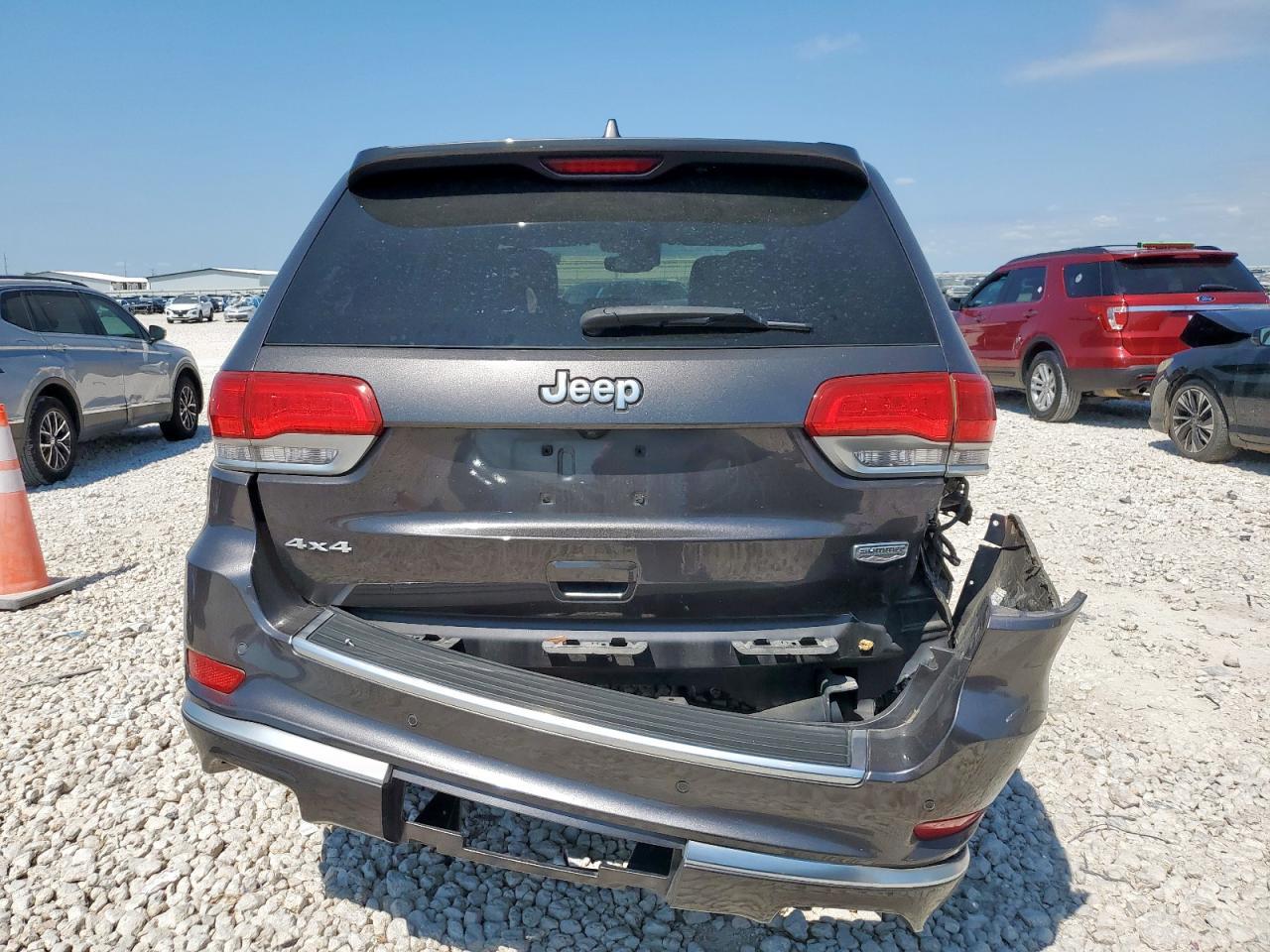2019 Jeep Grand Cherokee Summit - Image 6