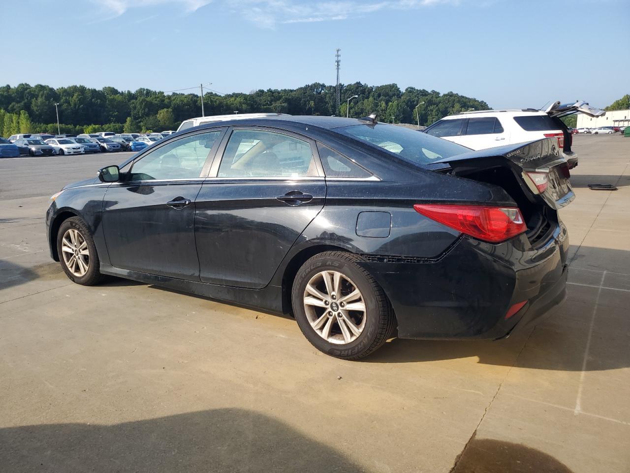 2014 Hyundai Sonata Gls - Image 2