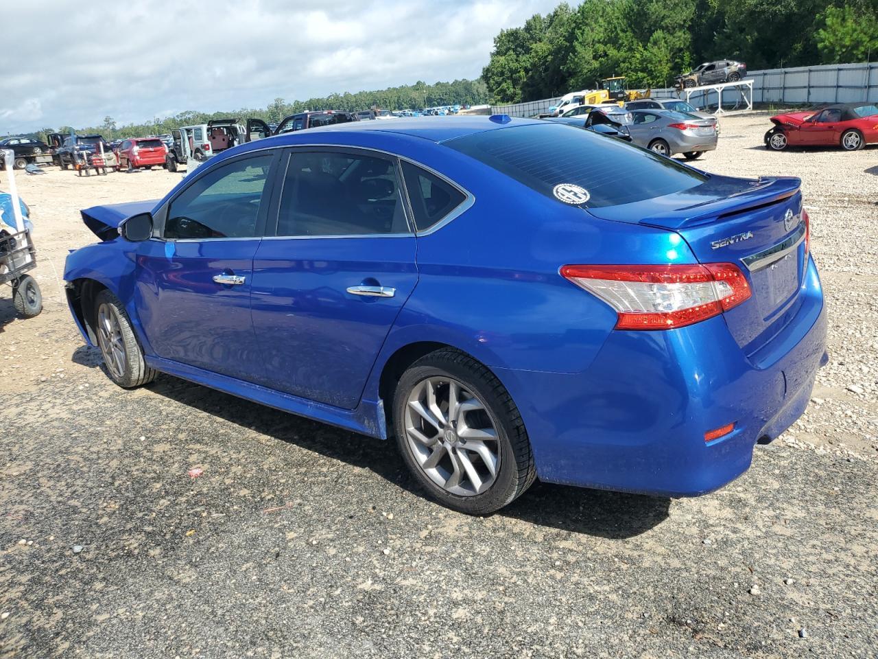 2015 Nissan Sentra S - Фото 2