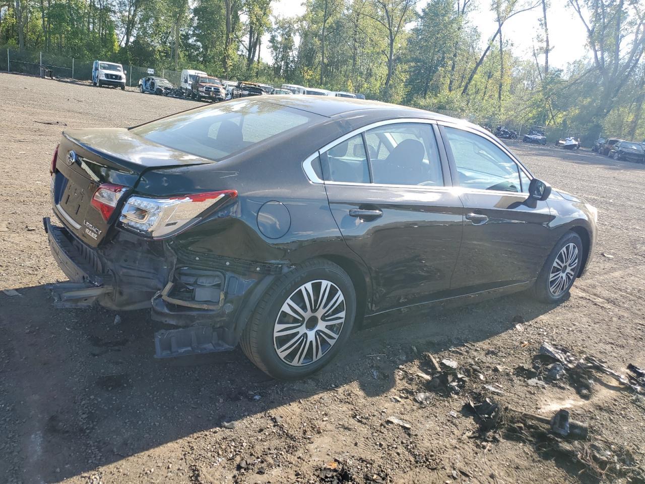 2017 Subaru Legacy 2.5I - Фото 3