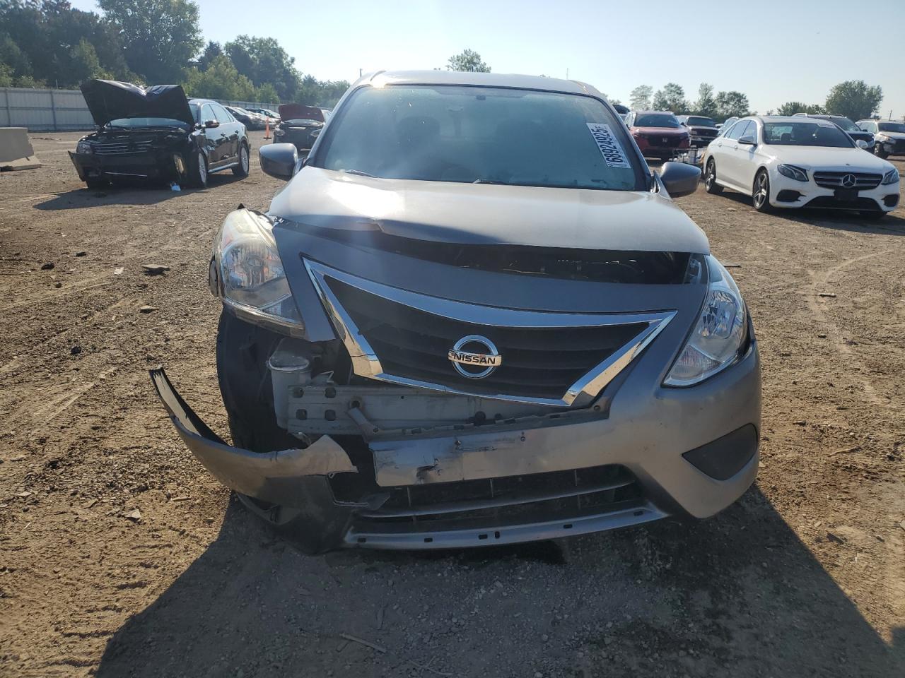 2017 Nissan Versa S - Фото 5