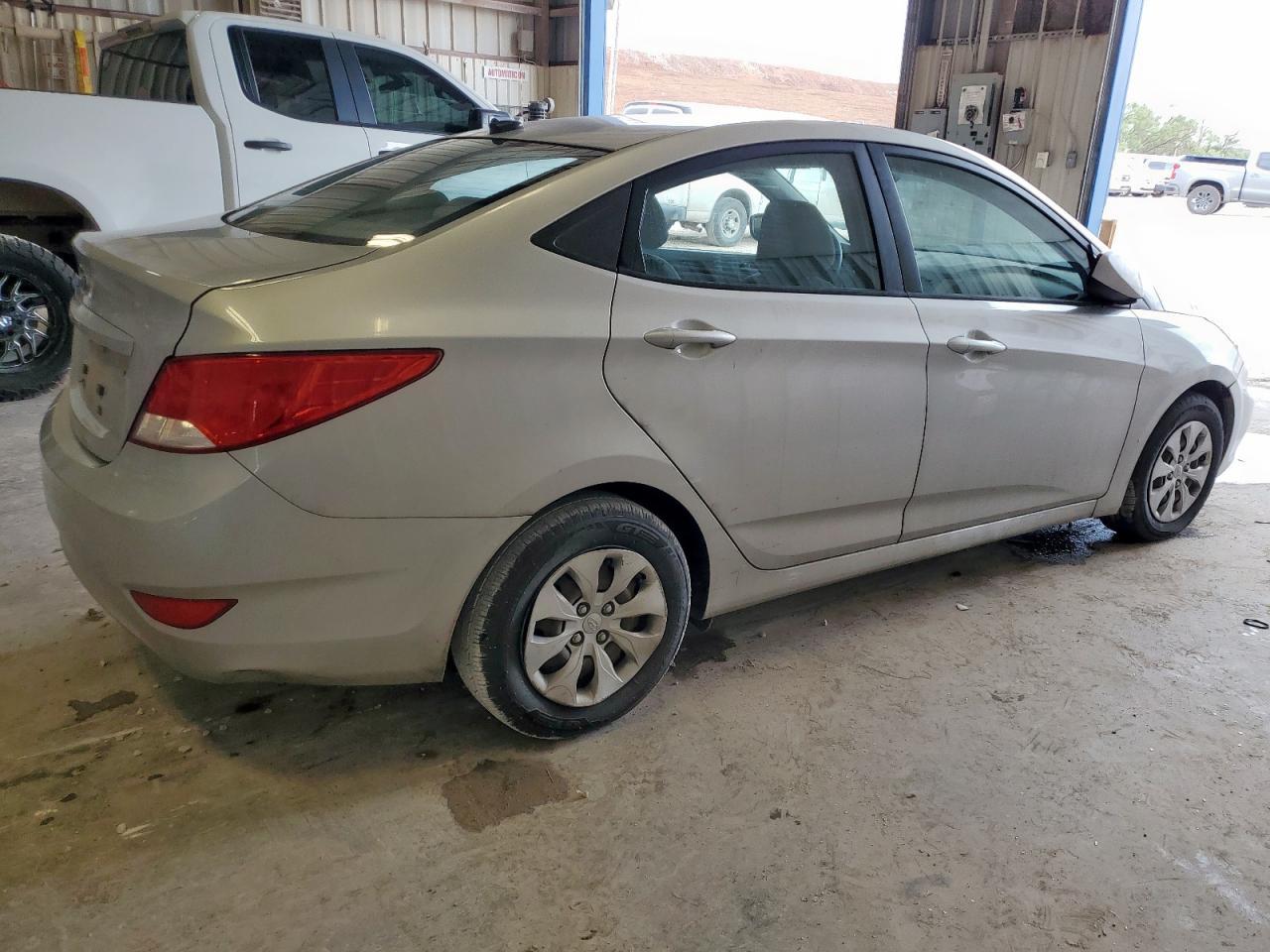 2016 Hyundai Accent Se - Image 3