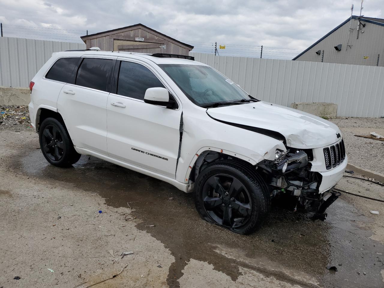 2015 Jeep Grand Cherokee Laredo - Image 4