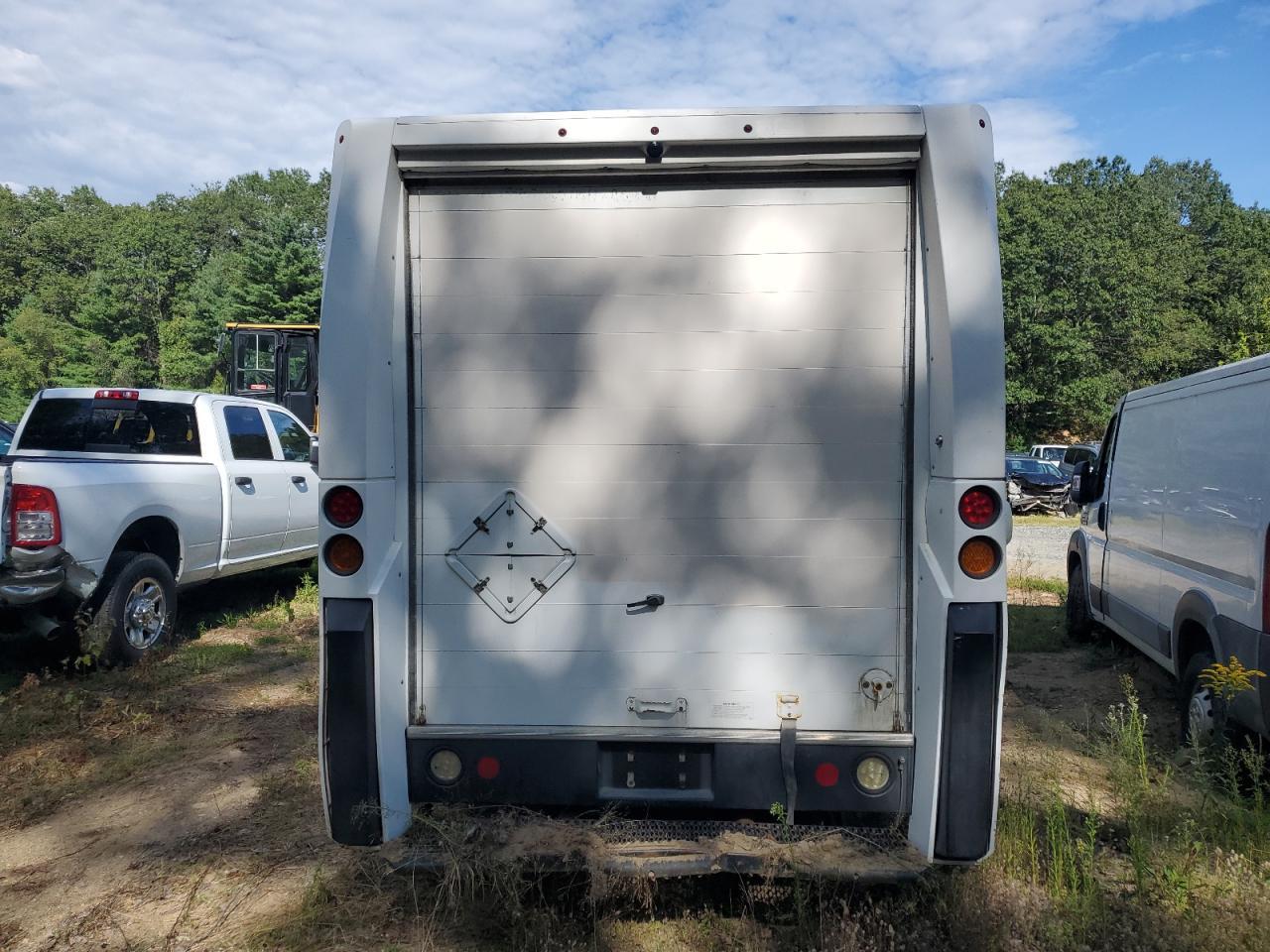 2016 Isuzu Npr - Фото 6