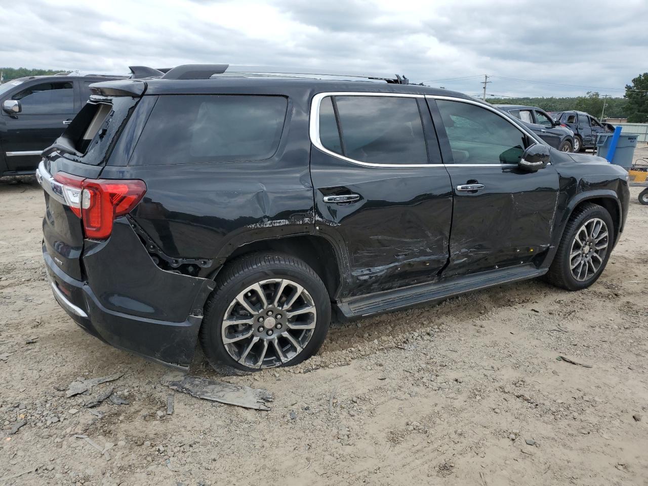 2020 GMC Acadia Denali - Image 3