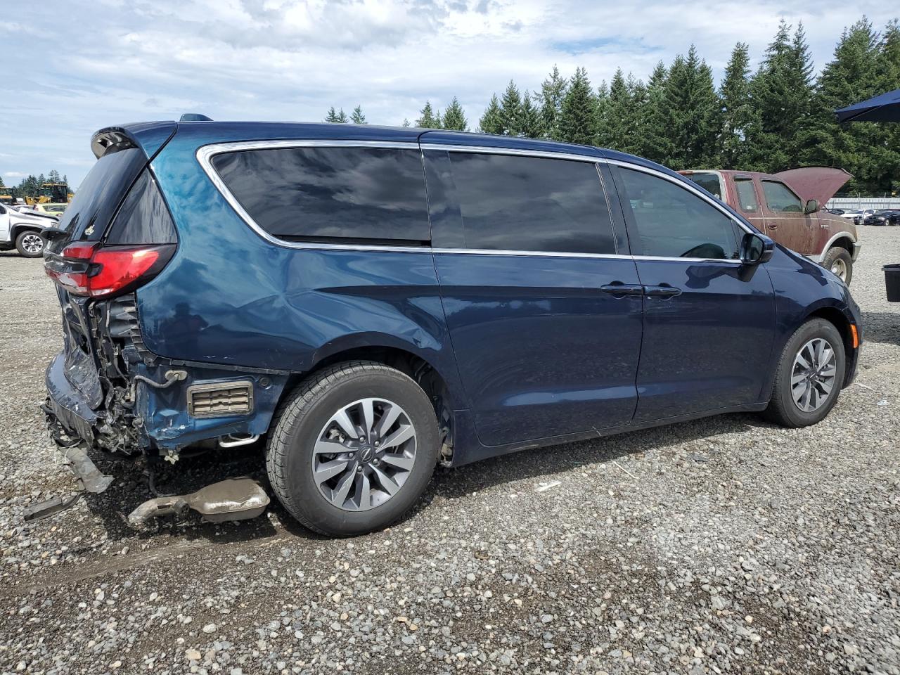2022 Chrysler Pacifica Hybrid Touring L - Фото 3
