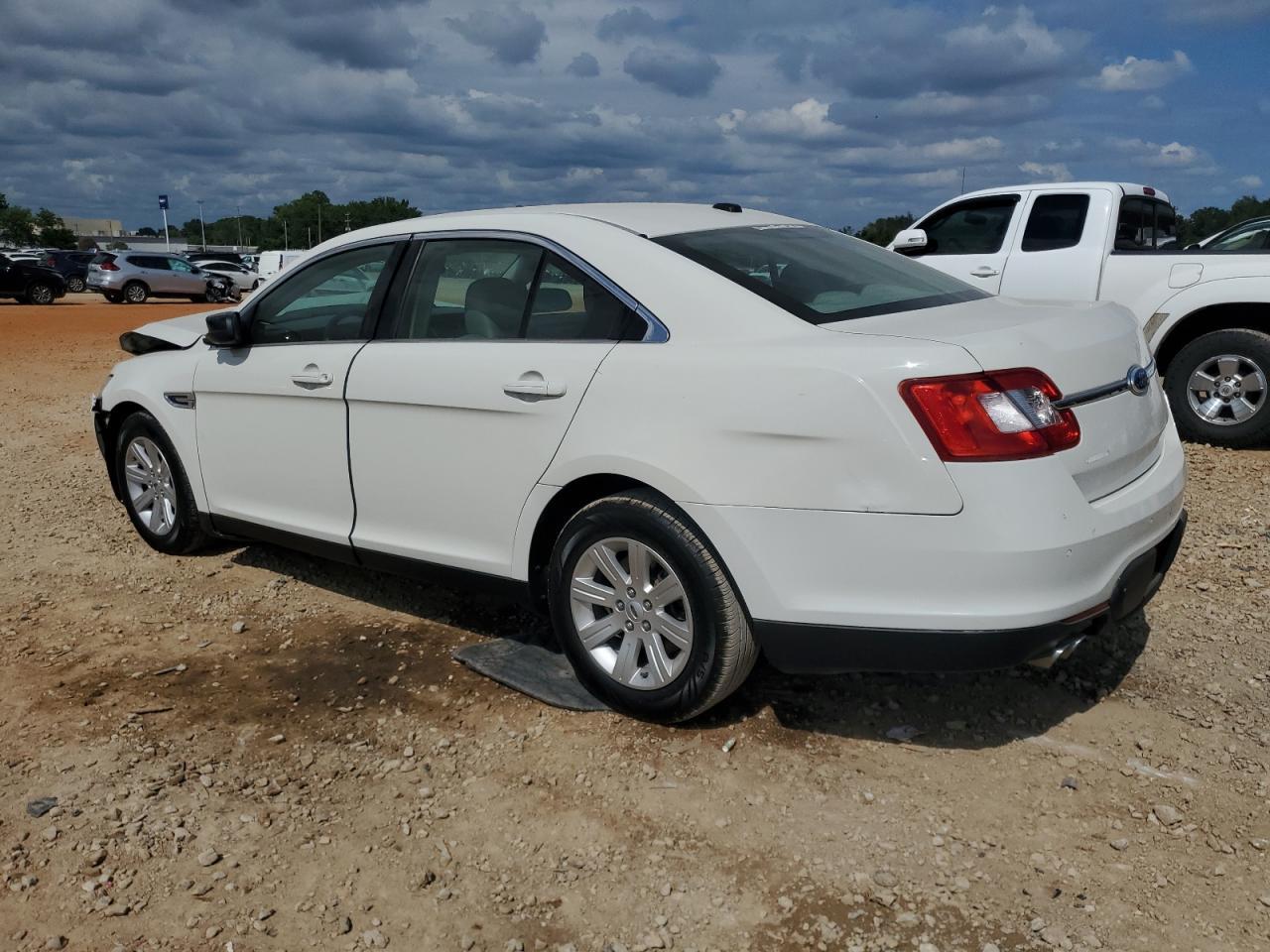 2012 Ford Taurus Se - Image 2