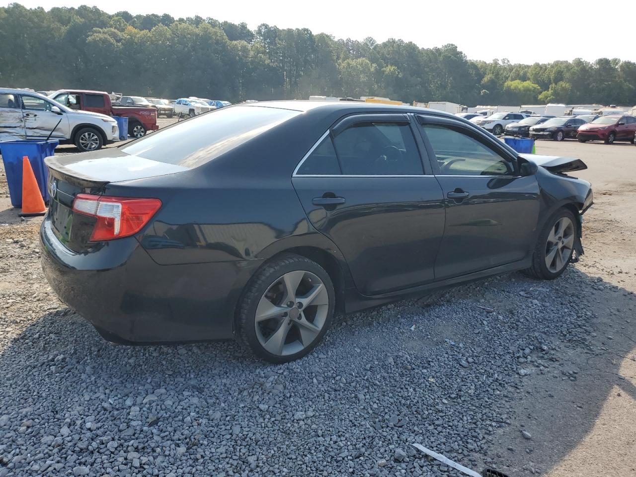 2014 Toyota Camry L - Фото 3