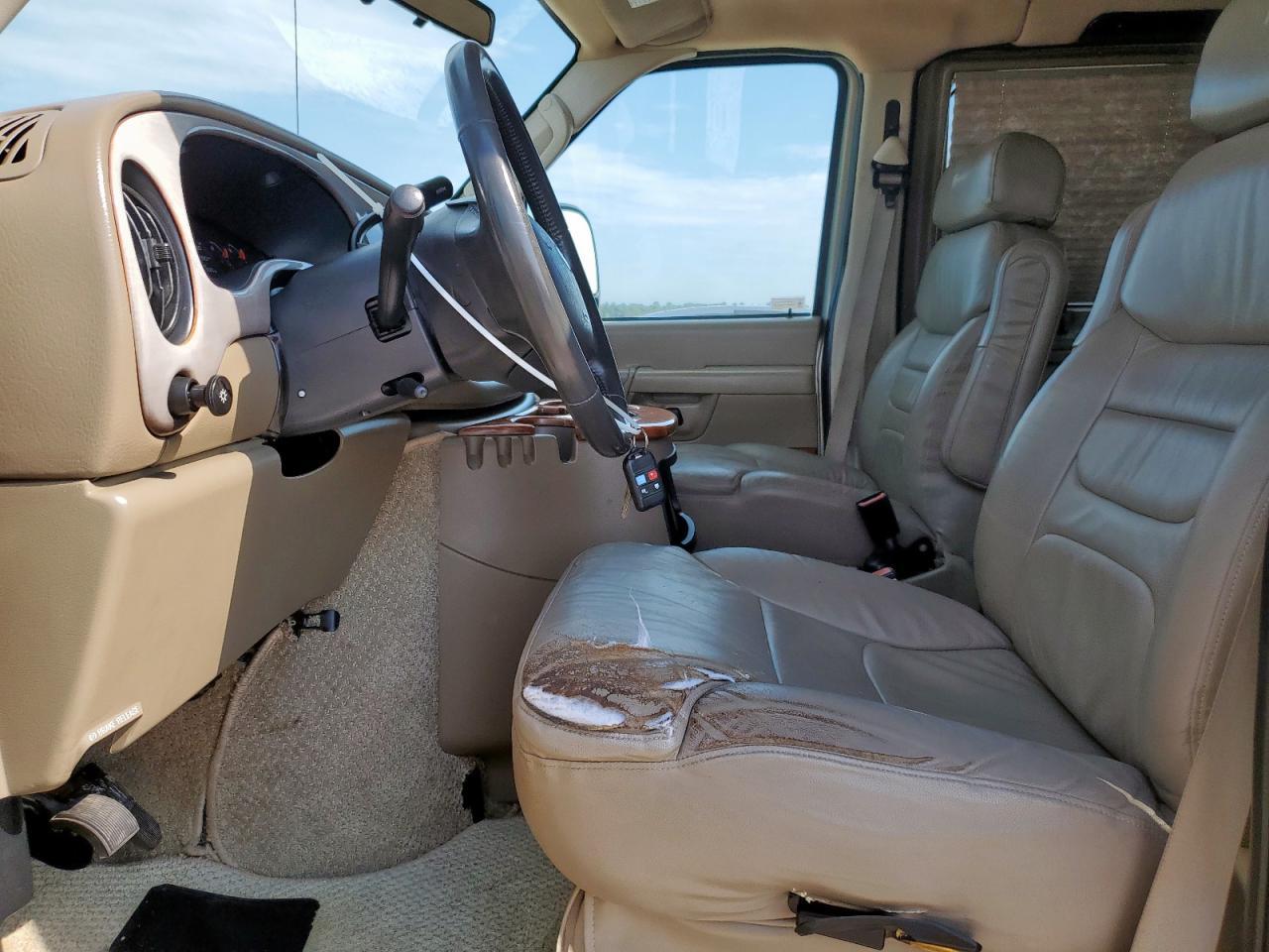 2005 Ford Econoline E150 Van - Фото 7