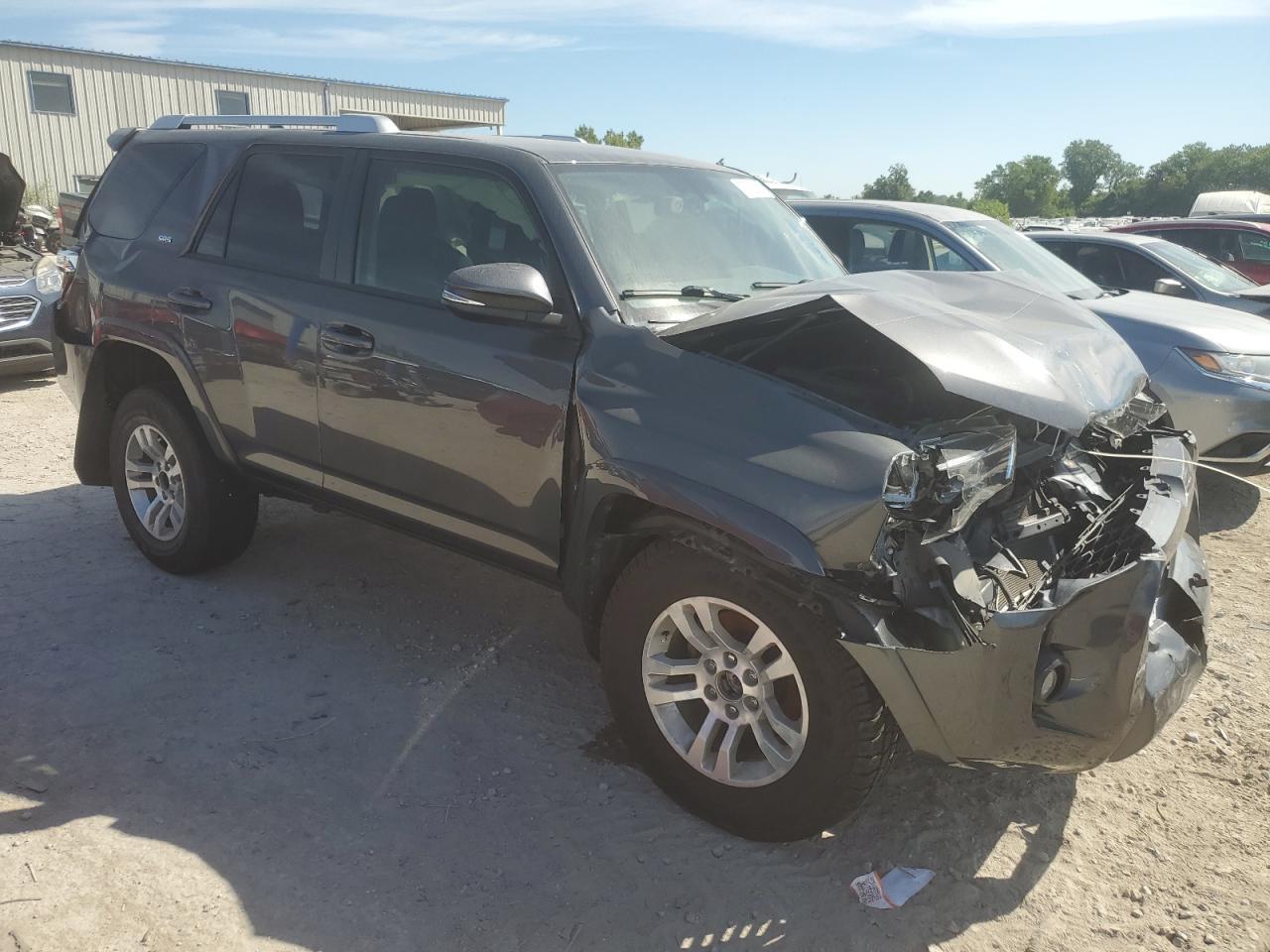 2017 Toyota 4Runner Sr5/Sr5 Premium - Image 4