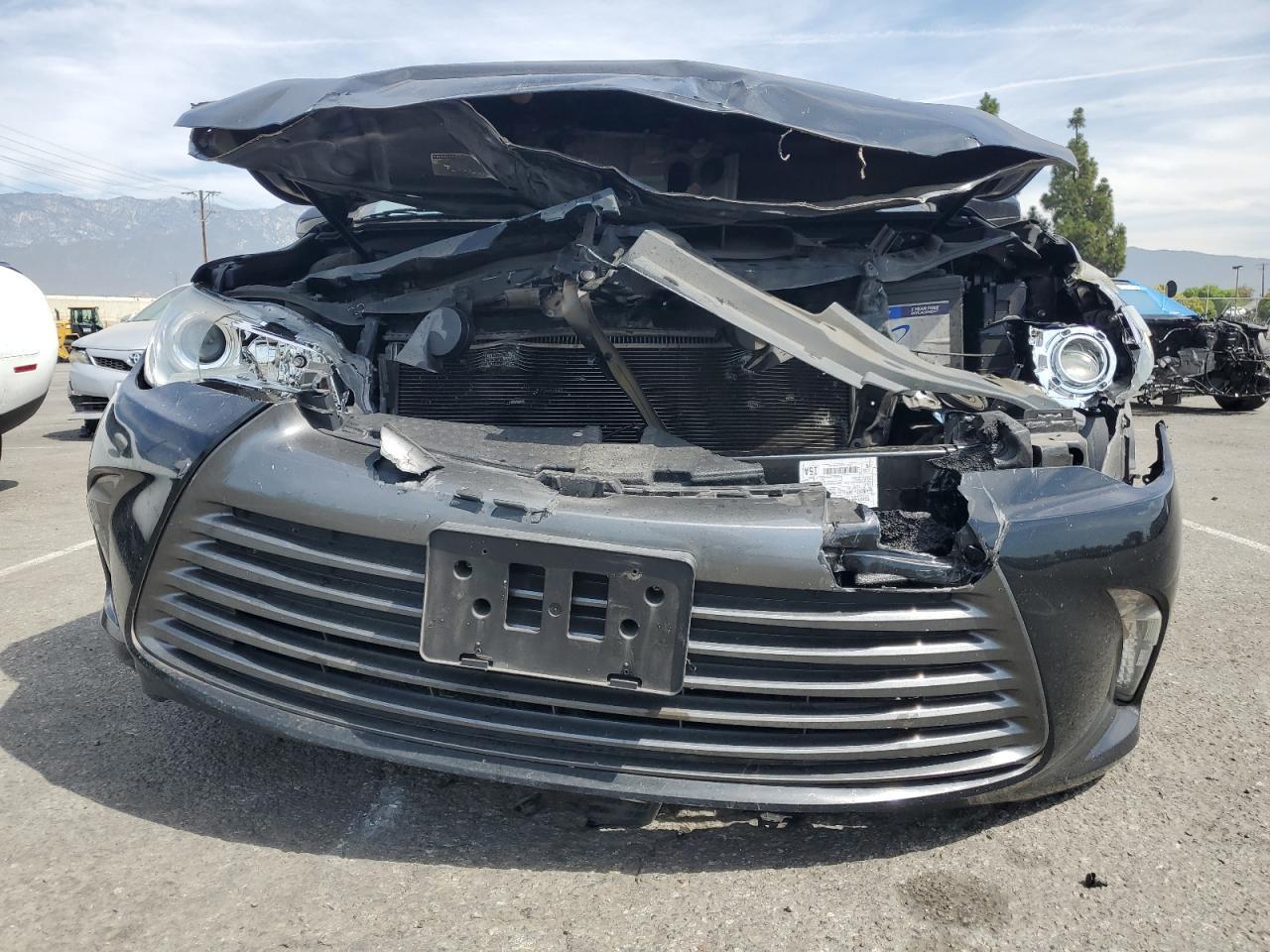 2016 Toyota Camry Le - Фото 5