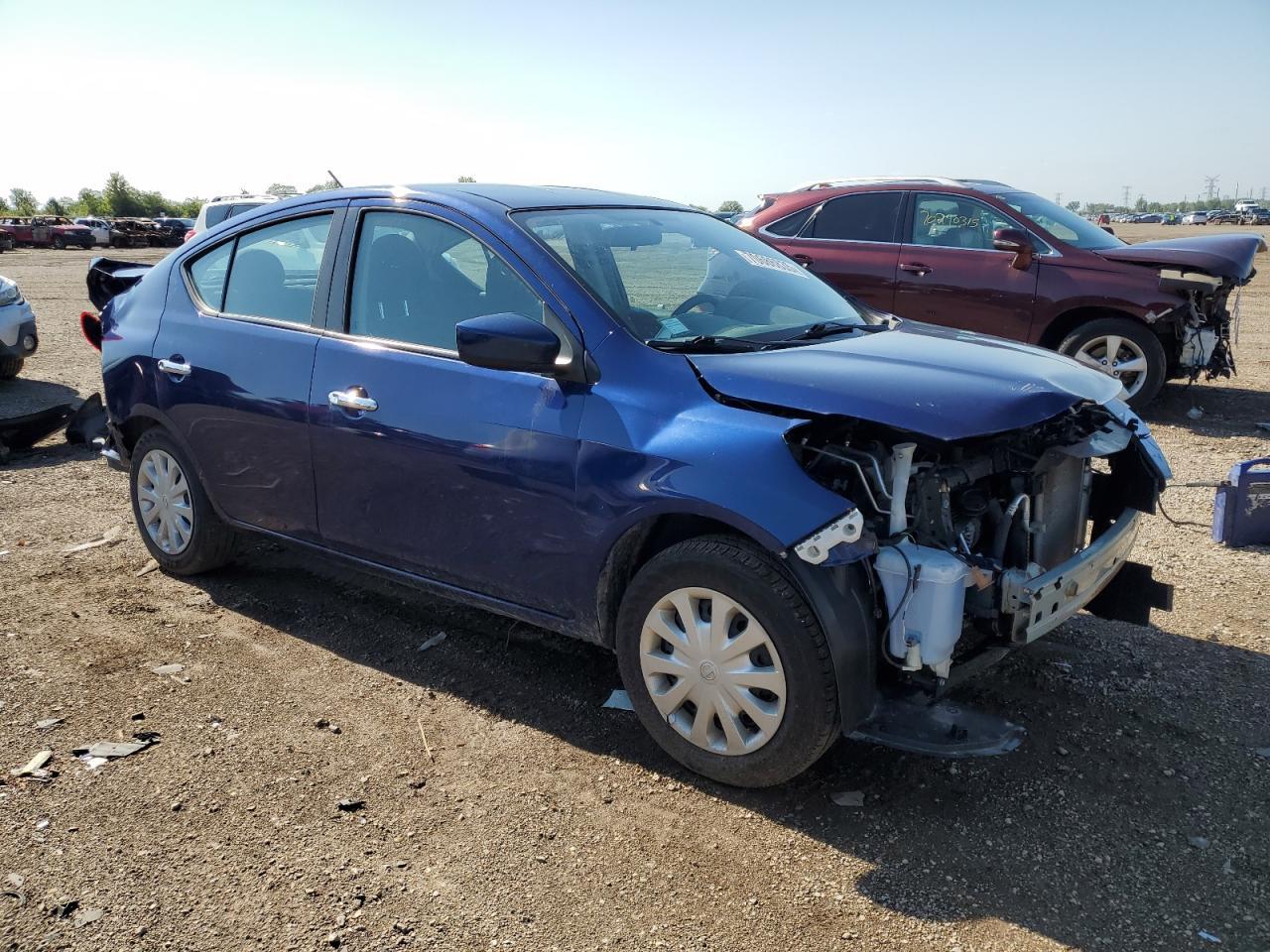 2019 Nissan Versa S - Image 4