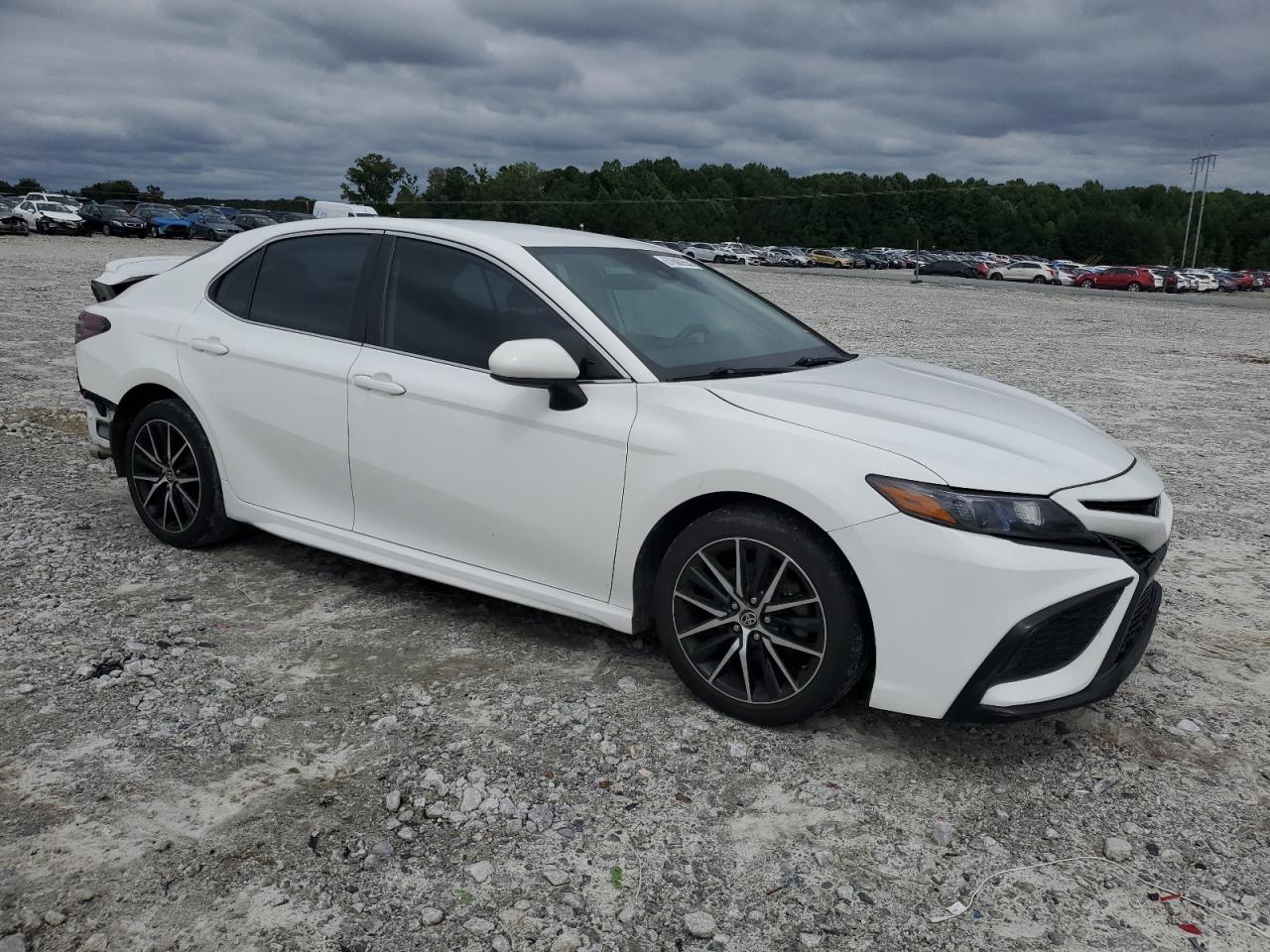 2021 Toyota Camry Se - Фото 4
