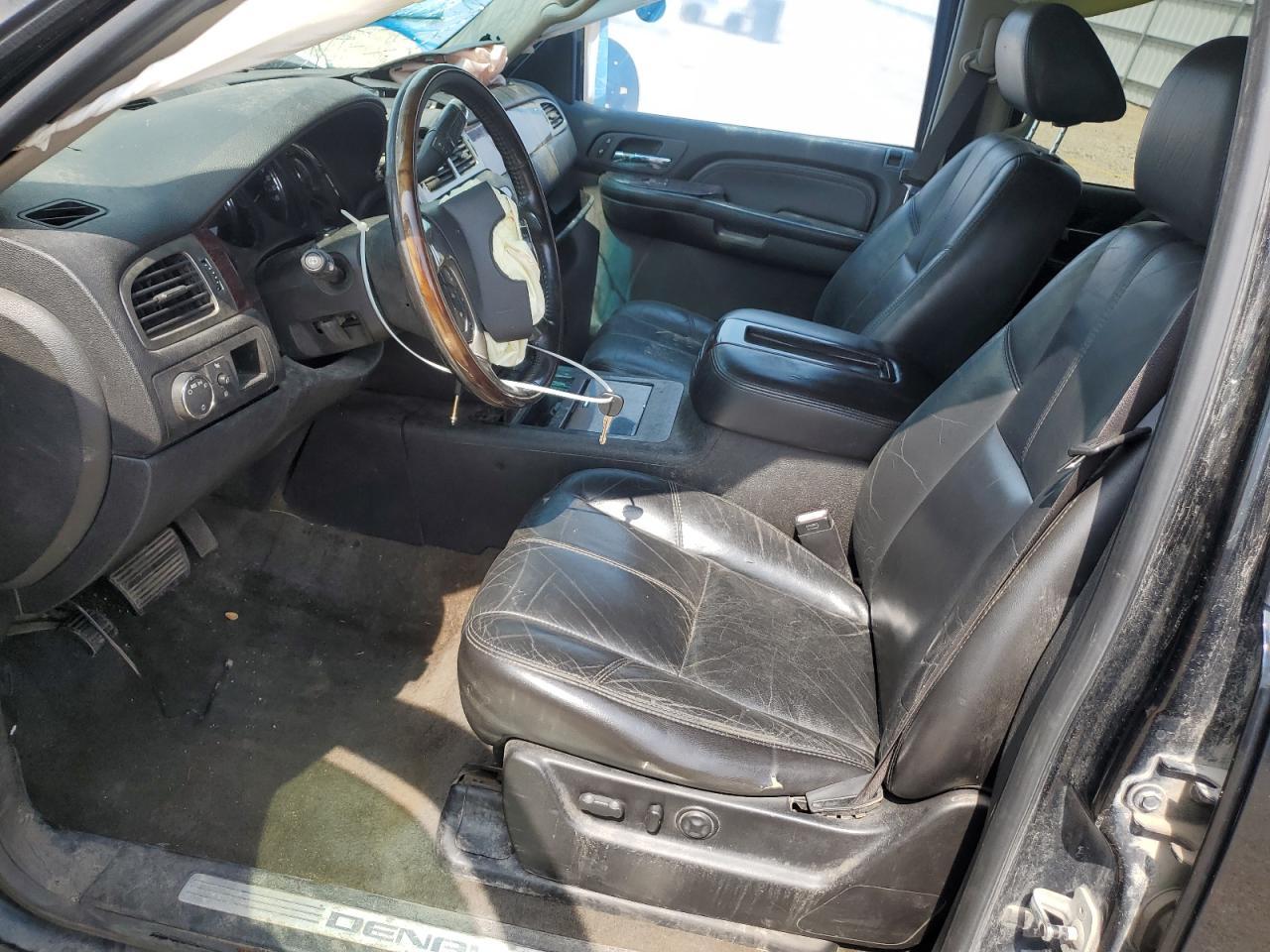 2007 GMC Yukon Denali - Image 7