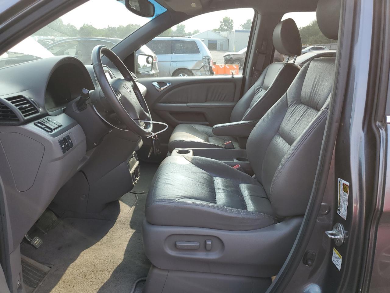 2010 Honda Odyssey Touring - Image 7