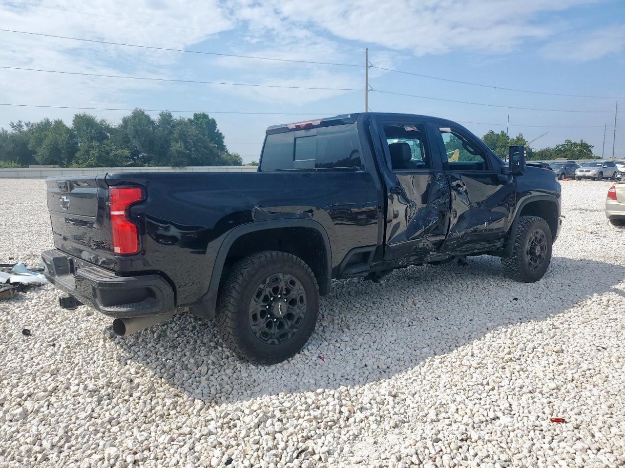 2024 Chevrolet Silverado K3500 High Country - Image 3
