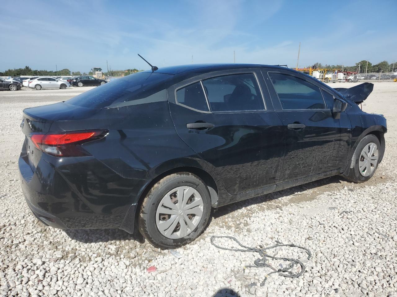 2020 Nissan Versa S - Image 3