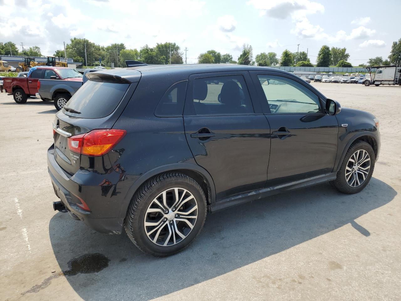 2018 Mitsubishi Outlander Sport Es - Фото 3