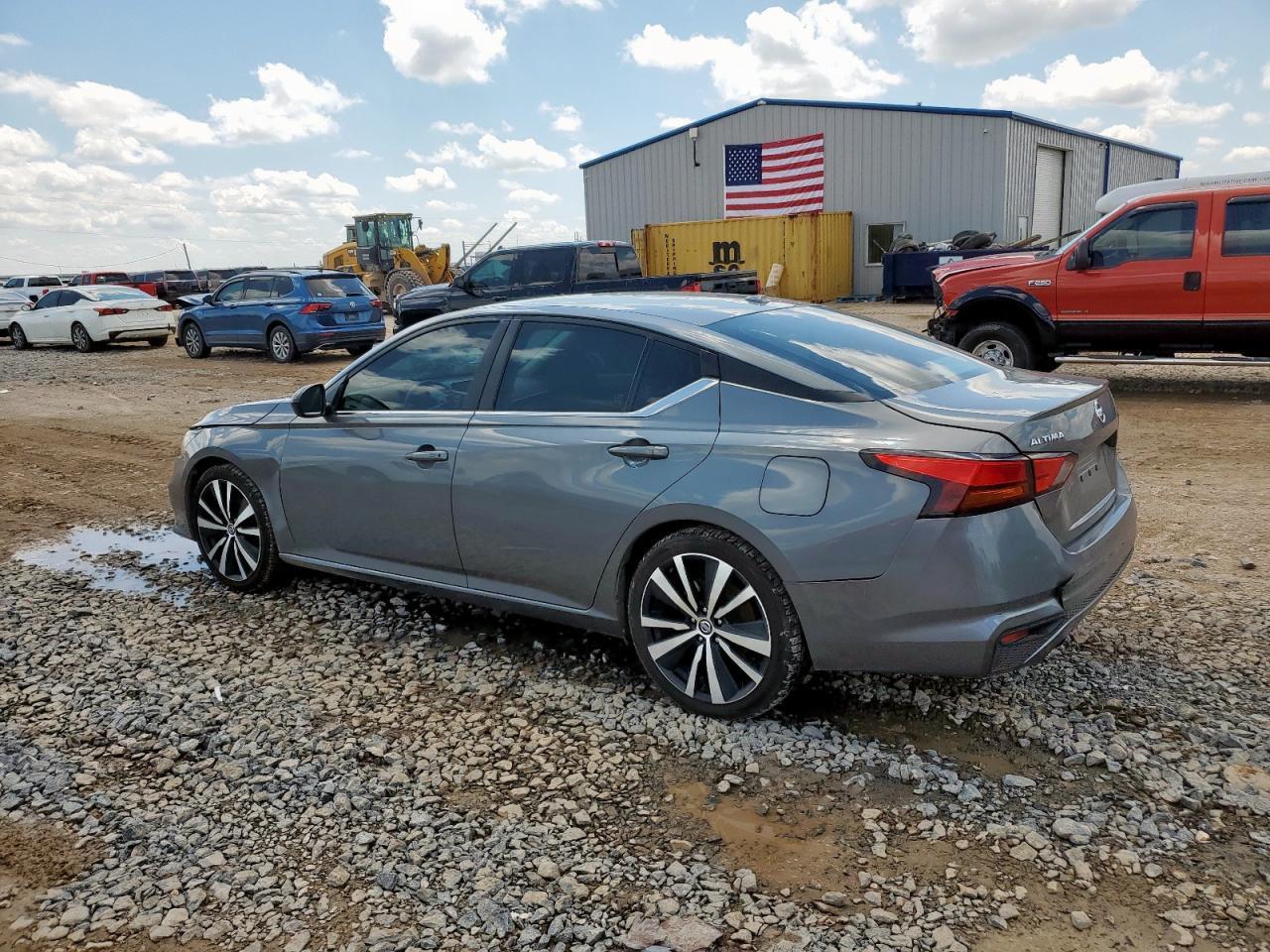2021 Nissan Altima Sr - Image 2
